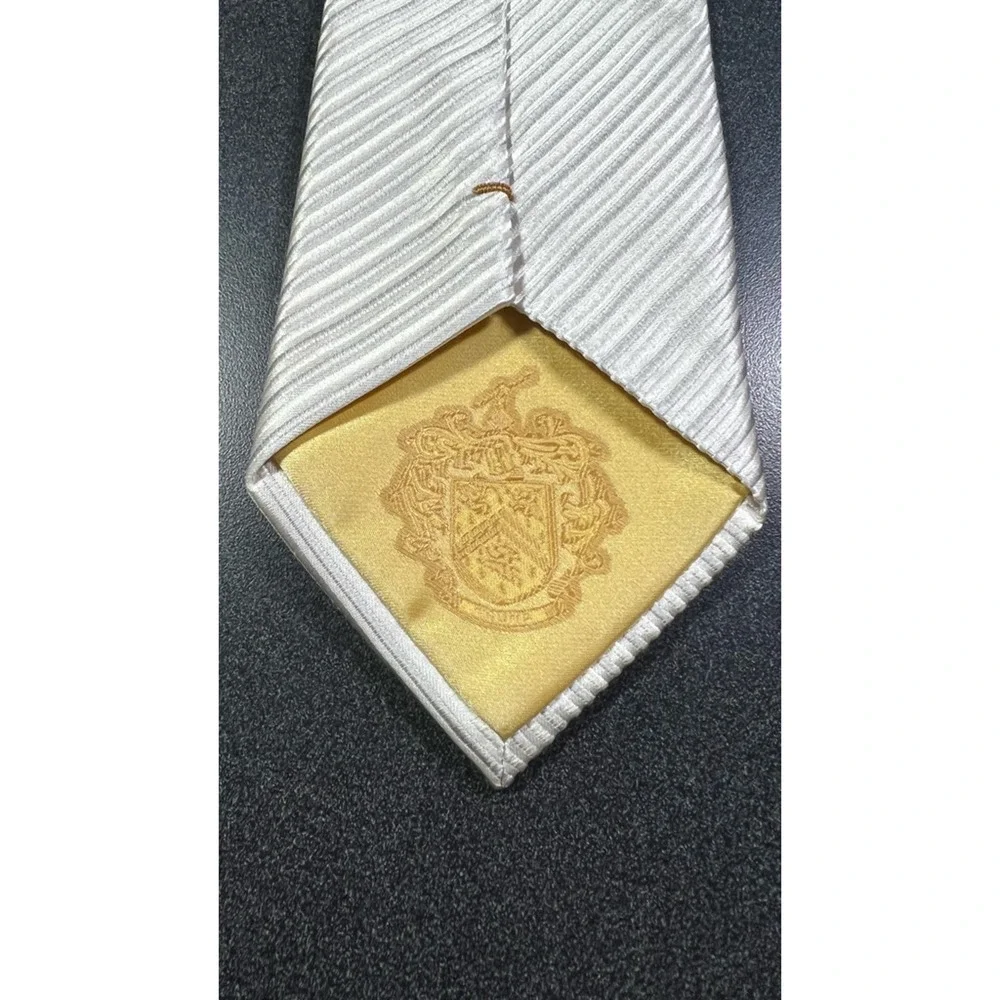 Donald J. Trump Mens Tie Necktie Cream Stripe 100% Silk Tied Wide Woven Classic